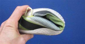 Barfußschuhe verfügen über eine dünne und flexible Sohle, die sich in alle Richtungen verdrehen lässt.